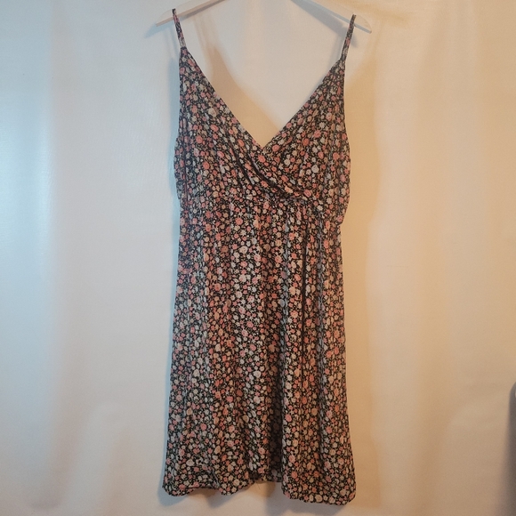 Pink and White Flowers Wrap Bust Spaghetti Strap Dress - Picture 9 of 14